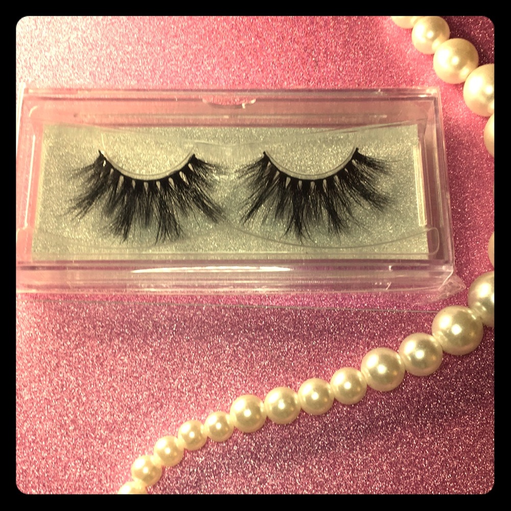 25mm Mink Lashes-August